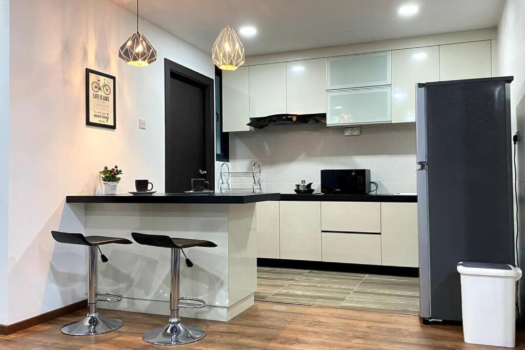 #2.1 Jazz Suites Large Bed Vivacity Kuching 3Rooms ภายนอก รูปภาพ